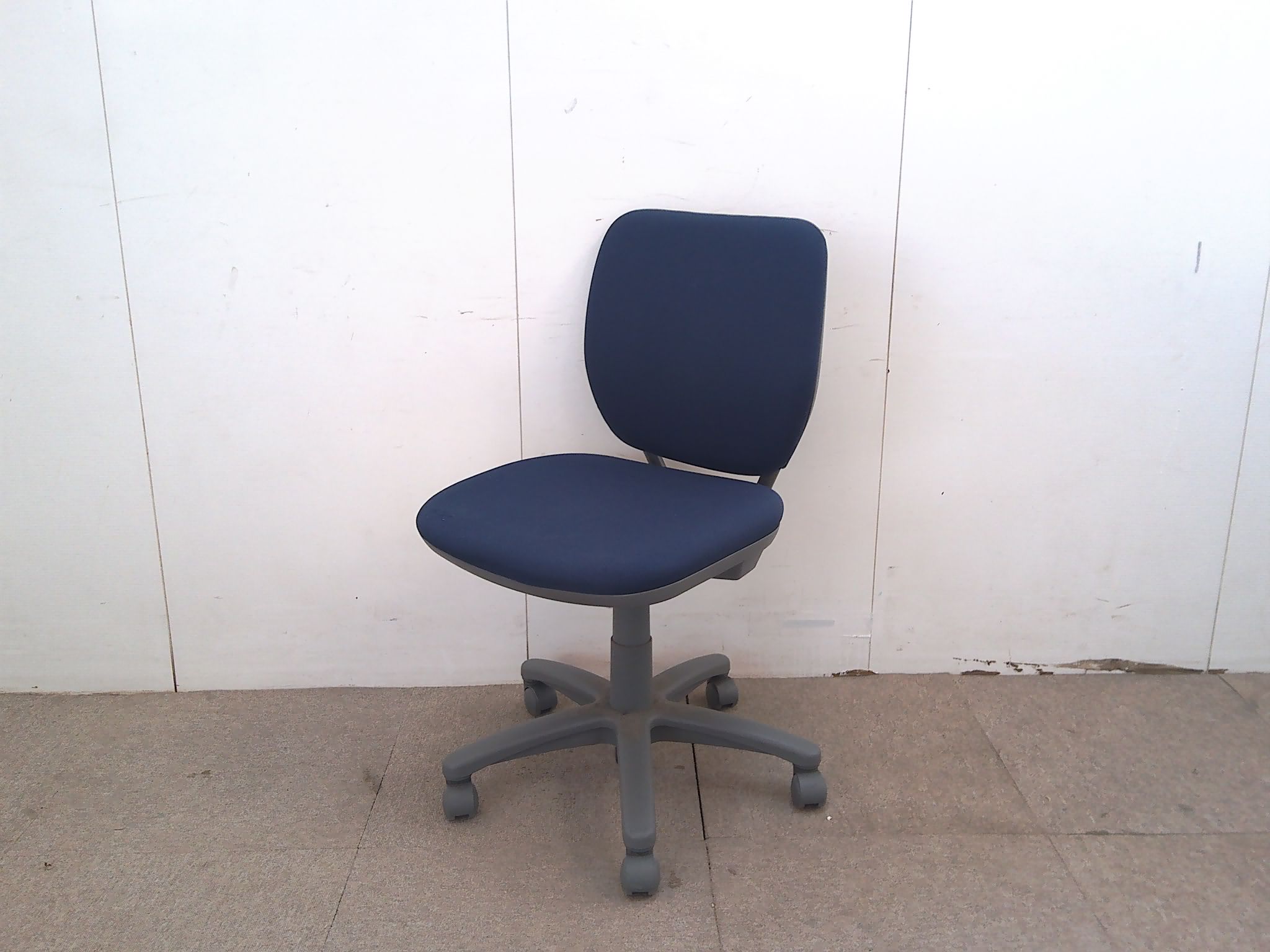 オカムラ/ヴィラージュ/ブルー/OAチェア/肘無/