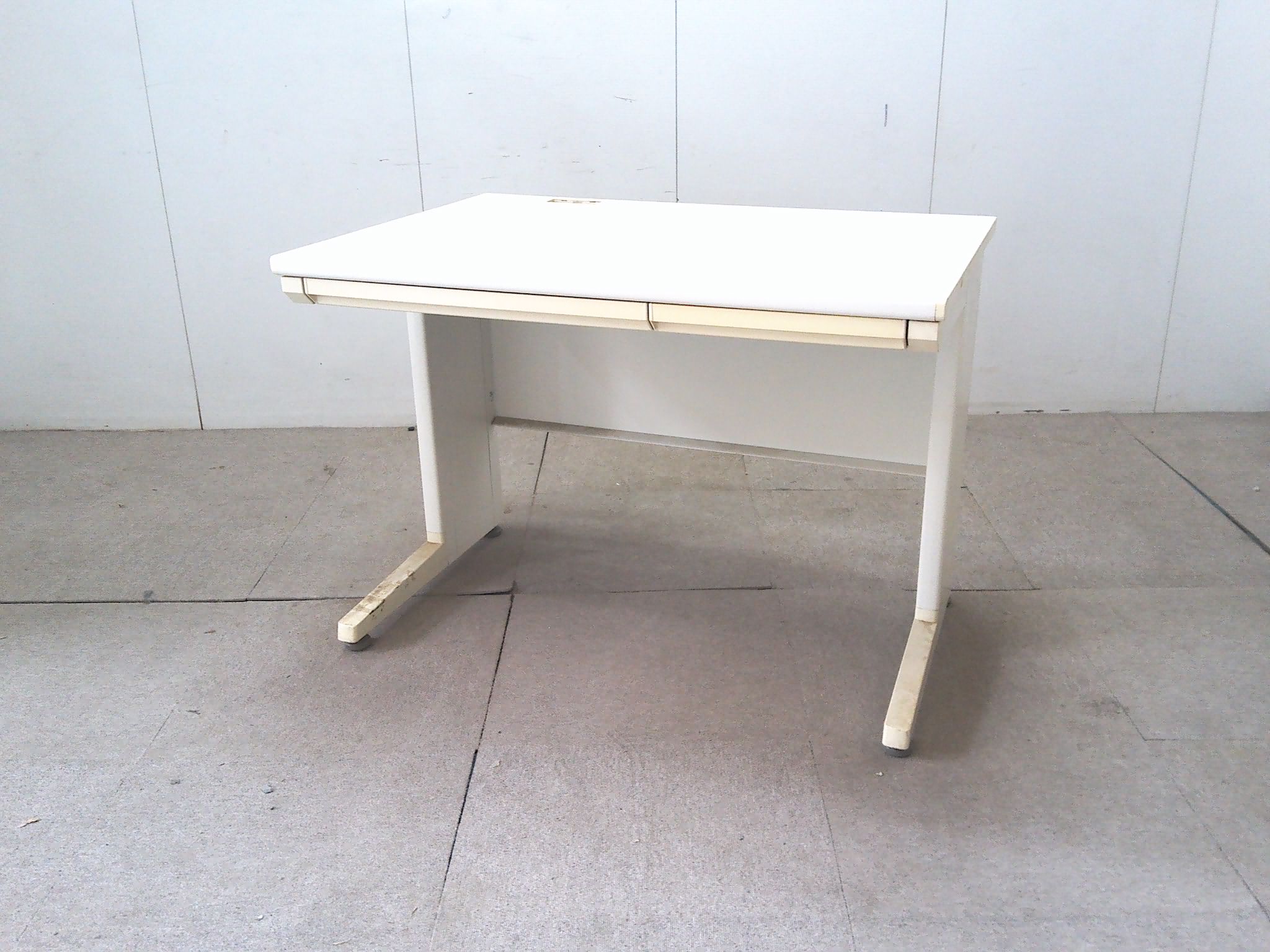 オカムラ/ホワイト/平デスク/【中古】