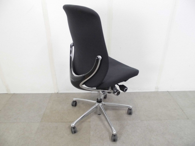 ゼファーチェア / オカムラ / 肘無し / ブラック