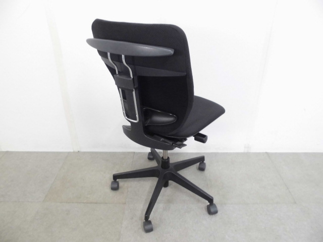 プラオチェア / イトーキ / 肘無し / ブラック