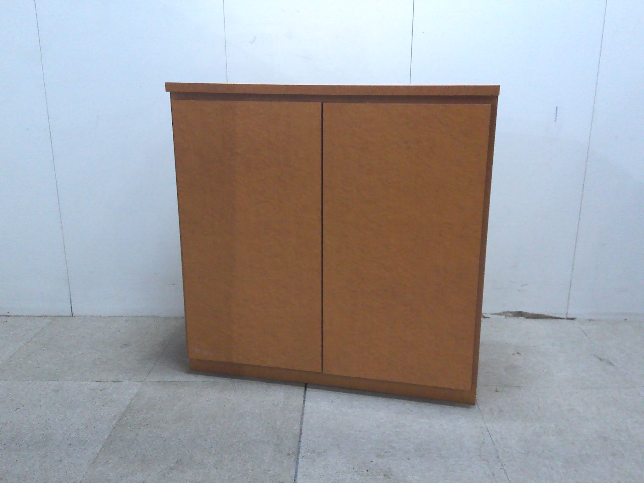 木目調/両開きキャビネット/【中古】