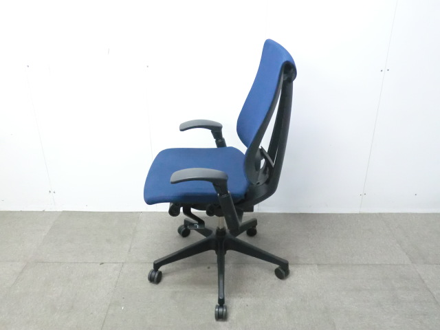 セレーオ/イトーキ/ダークブルー/ 【中古】 OAチェア肘有