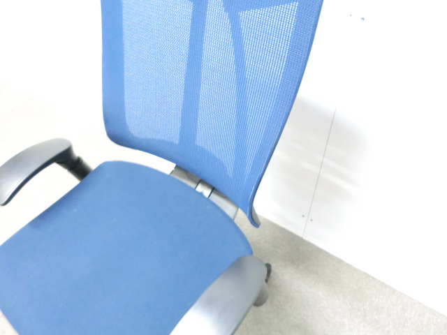 セレーオ/イトーキ/ダークブルー/ 【中古】 OAチェア肘有