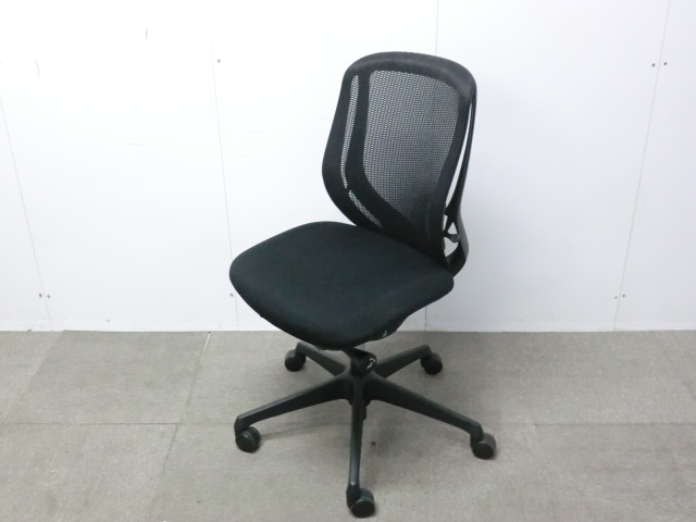 オカムラ/シルフィ/ブラック / 【中古】 OAチェア肘無し