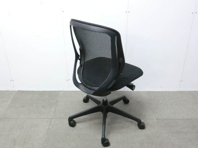 オカムラ/シルフィ/ブラック / 【中古】 OAチェア肘無し