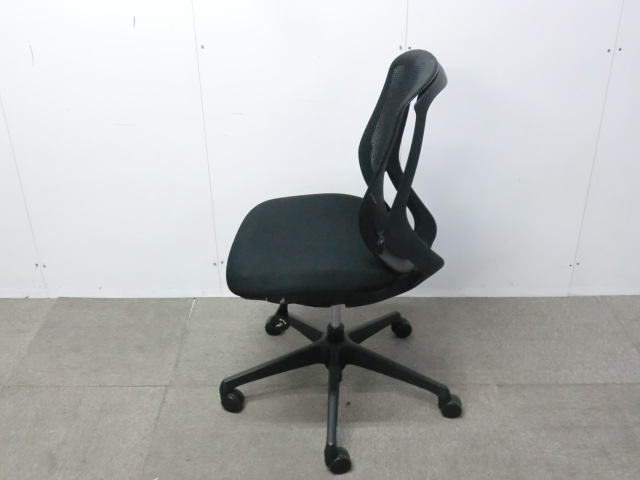 オカムラ/シルフィ/ブラック / 【中古】 OAチェア肘無し