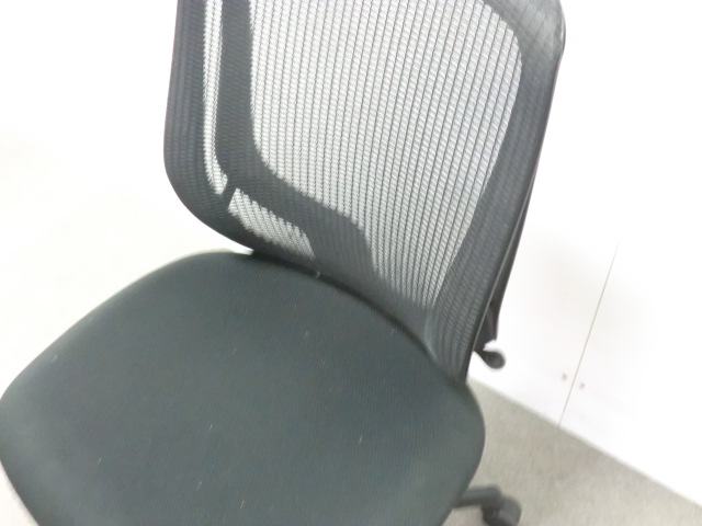 オカムラ/シルフィ/ブラック / 【中古】 OAチェア肘無し