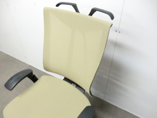 イトーキ/セレーオ/ ベージュ / 【中古】 OAチェア肘有