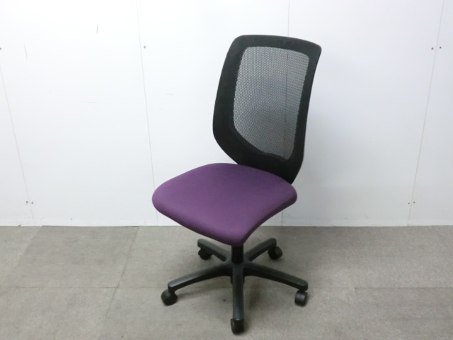 イトーキ/コルト/ パープル / 【中古】 ＯＡチェア肘無し