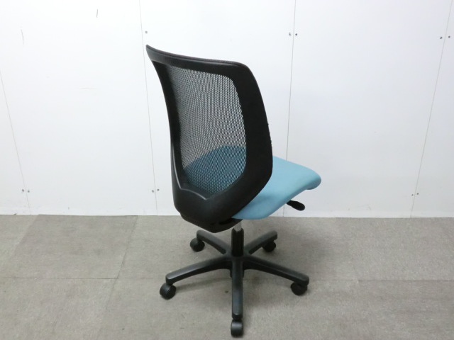 イトーキ/コルト/ライトブルー/ 【中古】 OAチェア肘無し