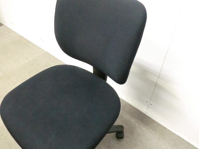 コクヨ/イーザ / ブラック / 【中古】 OAチェア肘無し