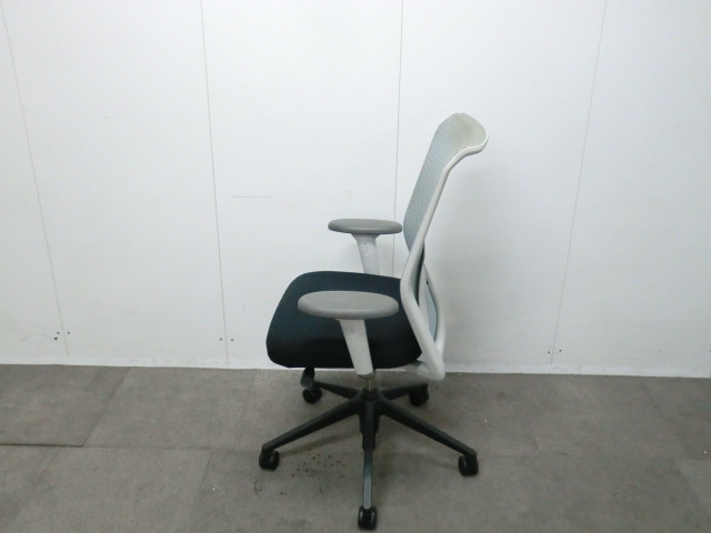 Vitra/ ID / グレー / 【中古】 OAチェア肘有