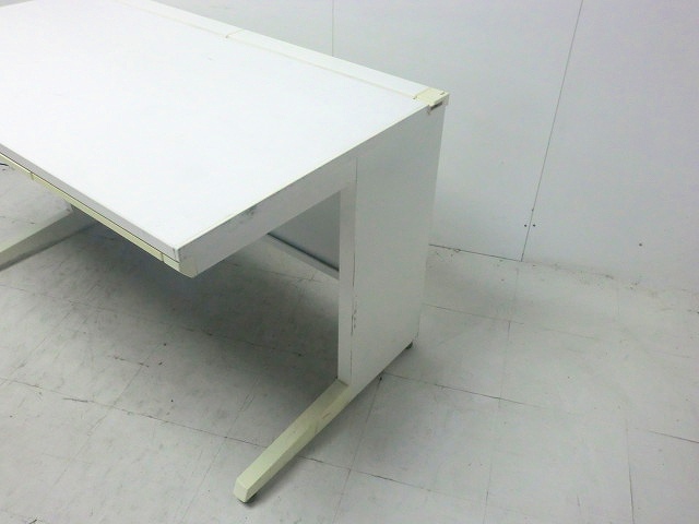 オカムラ/ アドバンス / ホワイト / 【中古】 平デスク