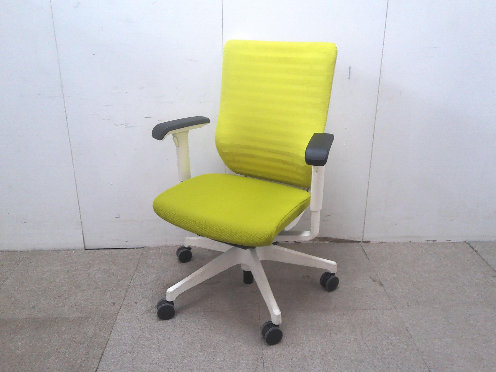 イトーキ/エピオス/ライトグリーン/ＯＡチェア/肘有