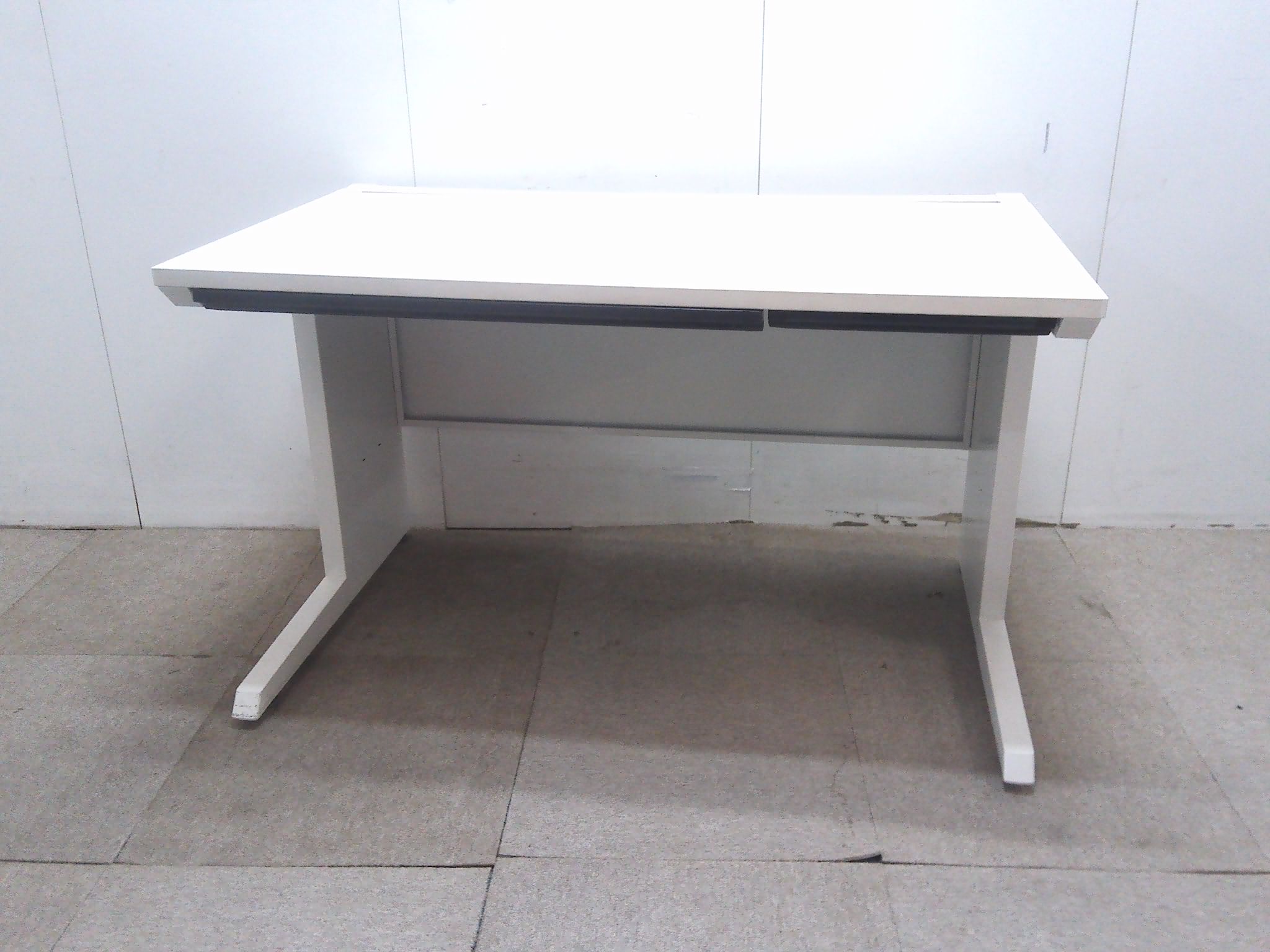 イトーキ／CZR/ホワイト/平デスク/【中古】