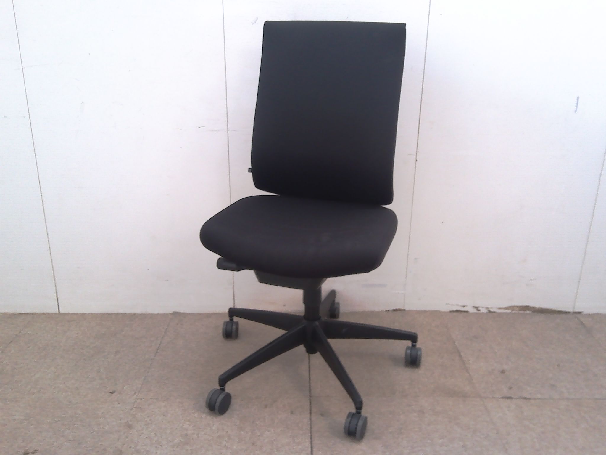 コクヨ/ウィザード4/ブラック/ＯＡチェア/肘無/