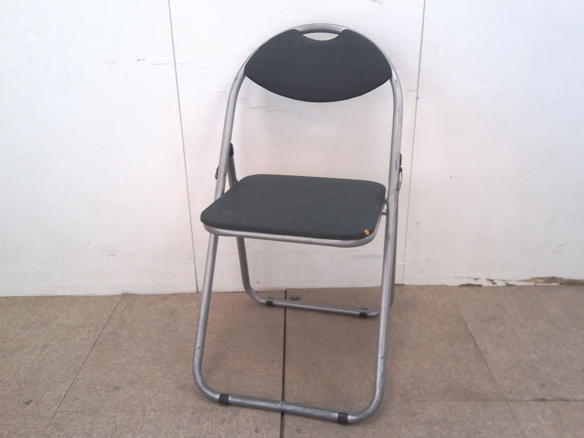 グレー/折り畳みチェア/キズアリ/【中古】