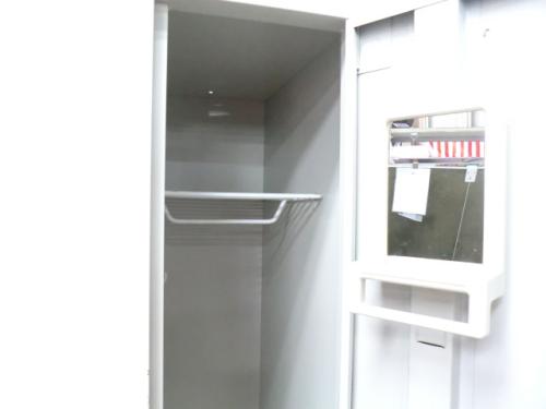 オカムラ/ニューグレー/4人用ロッカー/【中古】