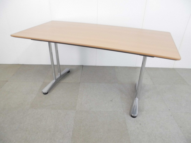 オカムラ / 木目調 / 会議テーブル