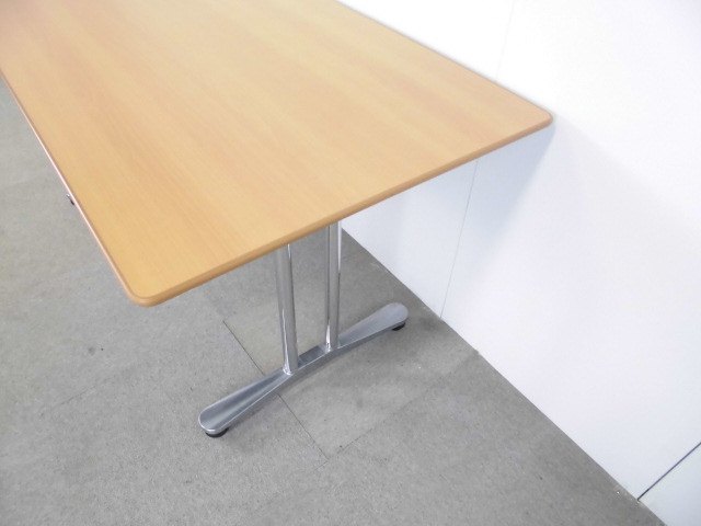 オカムラ / 木目調 / 会議テーブル