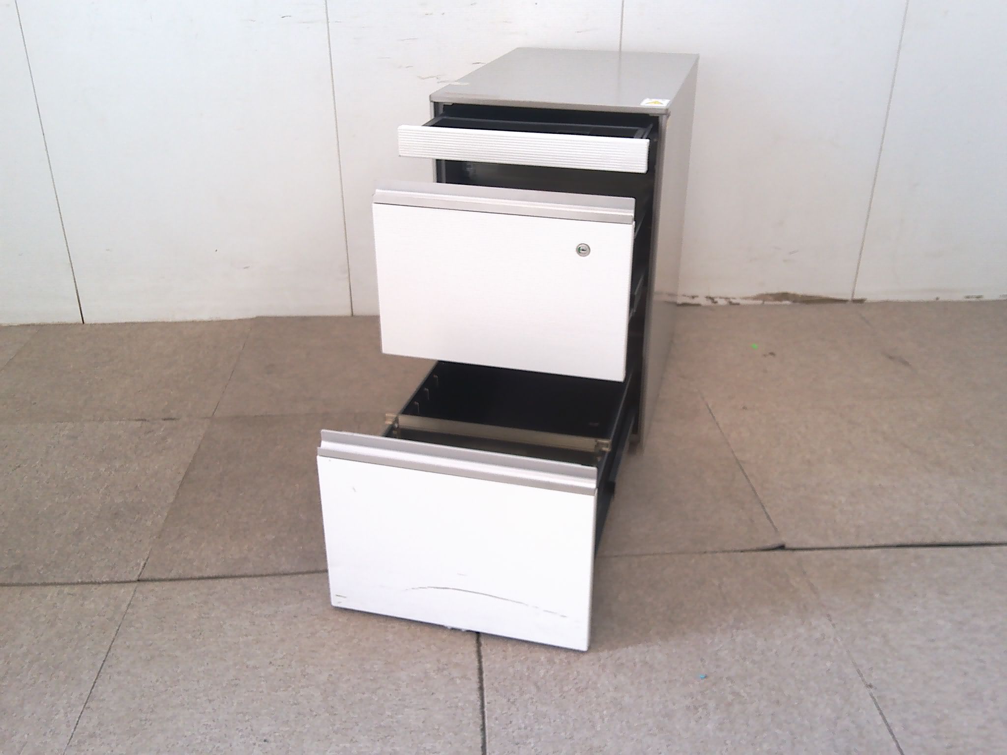 イトーキ/ホワイト/3段ワゴン/【中古】