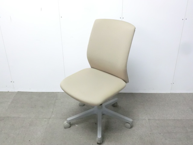 オカムラ/オムネス/ベージュ/【中古】ＯＡチェア肘無し