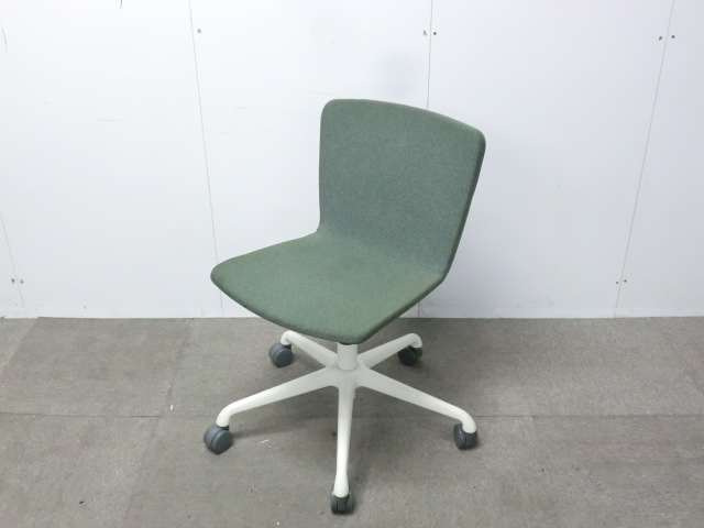 オカムラ/ライブス/グリーン / 【中古】 ＯＡチェア肘無し