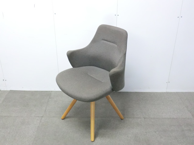 オカムラ/ライブス/グレー / 【中古】 ミーティングチェア