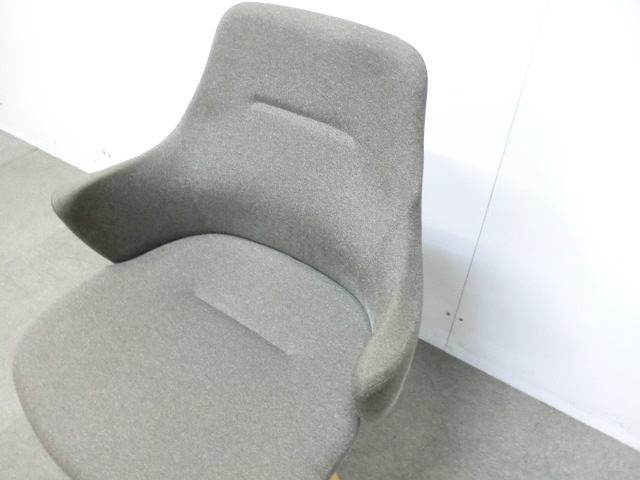 オカムラ/ライブス/グレー / 【中古】 ミーティングチェア