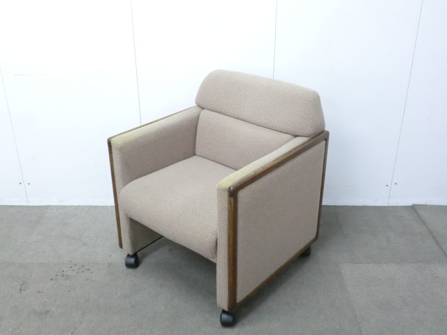 オカムラ / ベージュ / 【中古】 1人掛けソファ