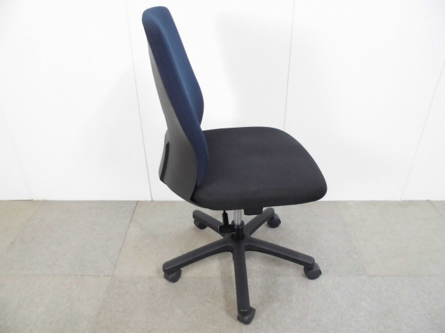 トルテR / イトーキ / ダークブルー / OAチェア