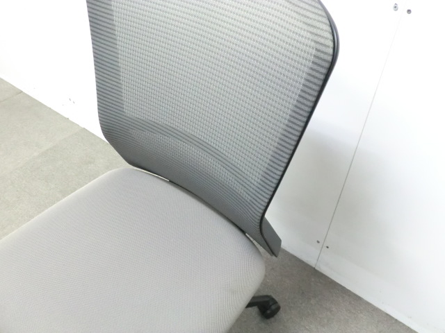 ウチダ/エルフィ / グレー / 【中古】 OAチェア肘無し