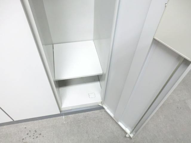 ウチダ / ニューグレー / 【中古】 3人用ロッカー