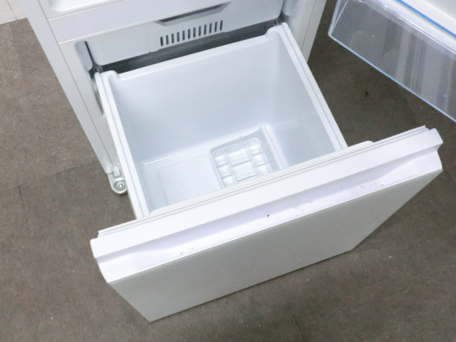 イナバ/リベスト/ホワイト / 【中古】 両開きキャビネット