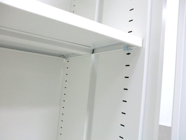 イナバ/リベスト/ホワイト / 【中古】 両開きキャビネット