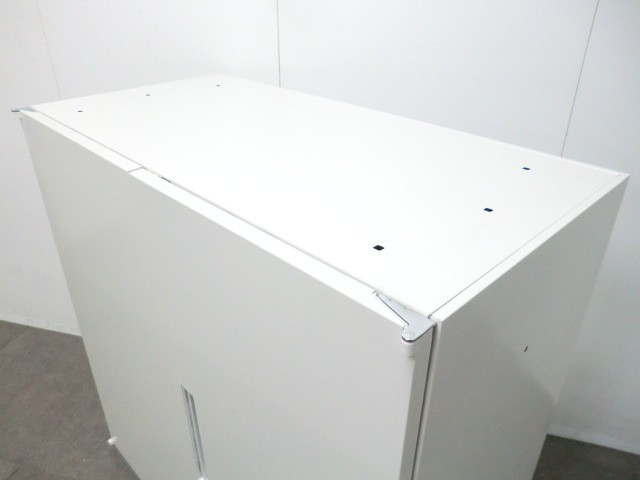 イナバ/リベスト/ホワイト / 【中古】 両開きキャビネット