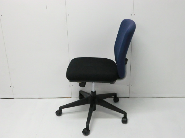 プラス / ネクシス / ダークブルー 【中古】 OAチェア