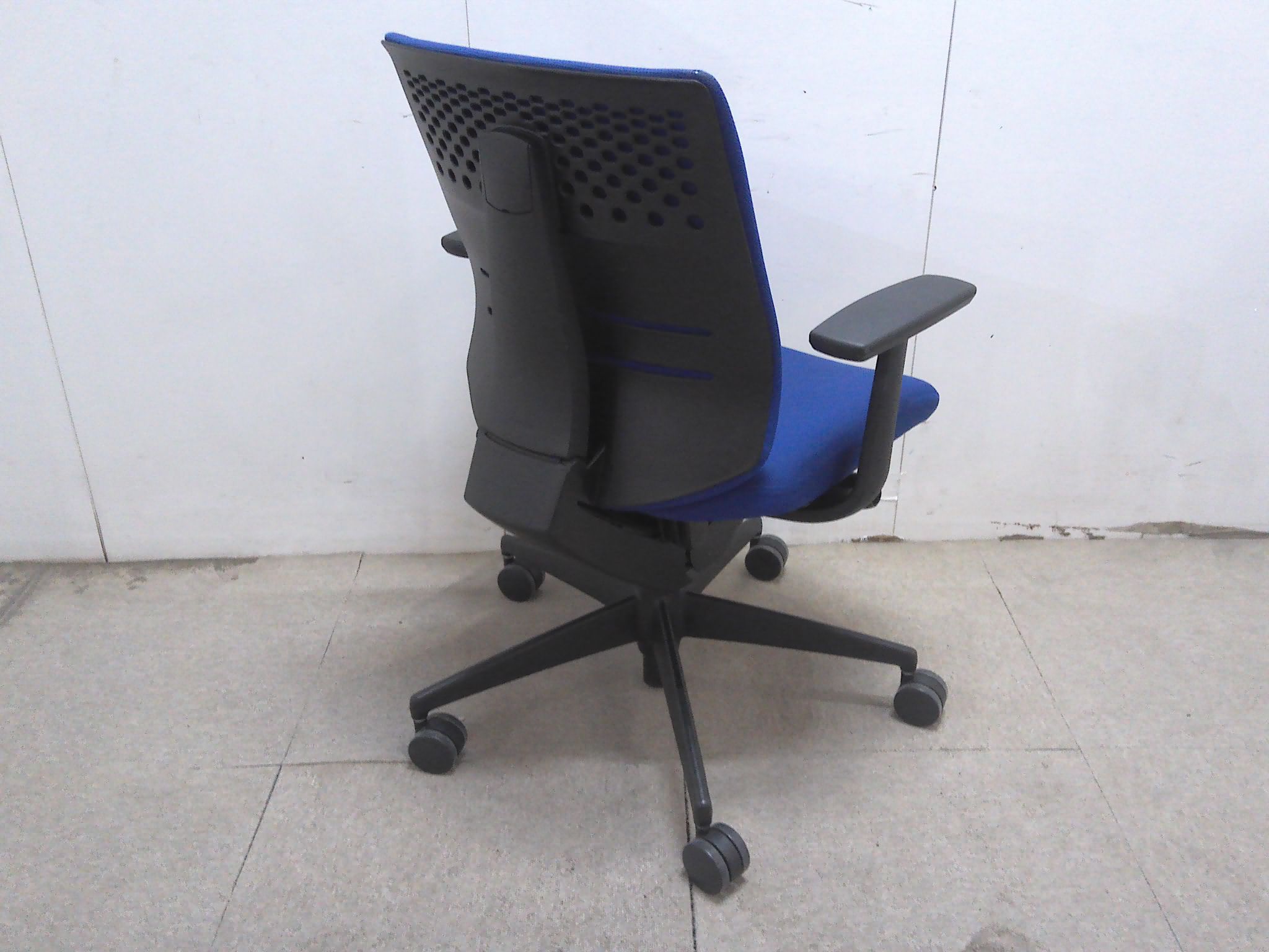 コクヨ/ウイザード/ブルー/OAチェア/肘有/