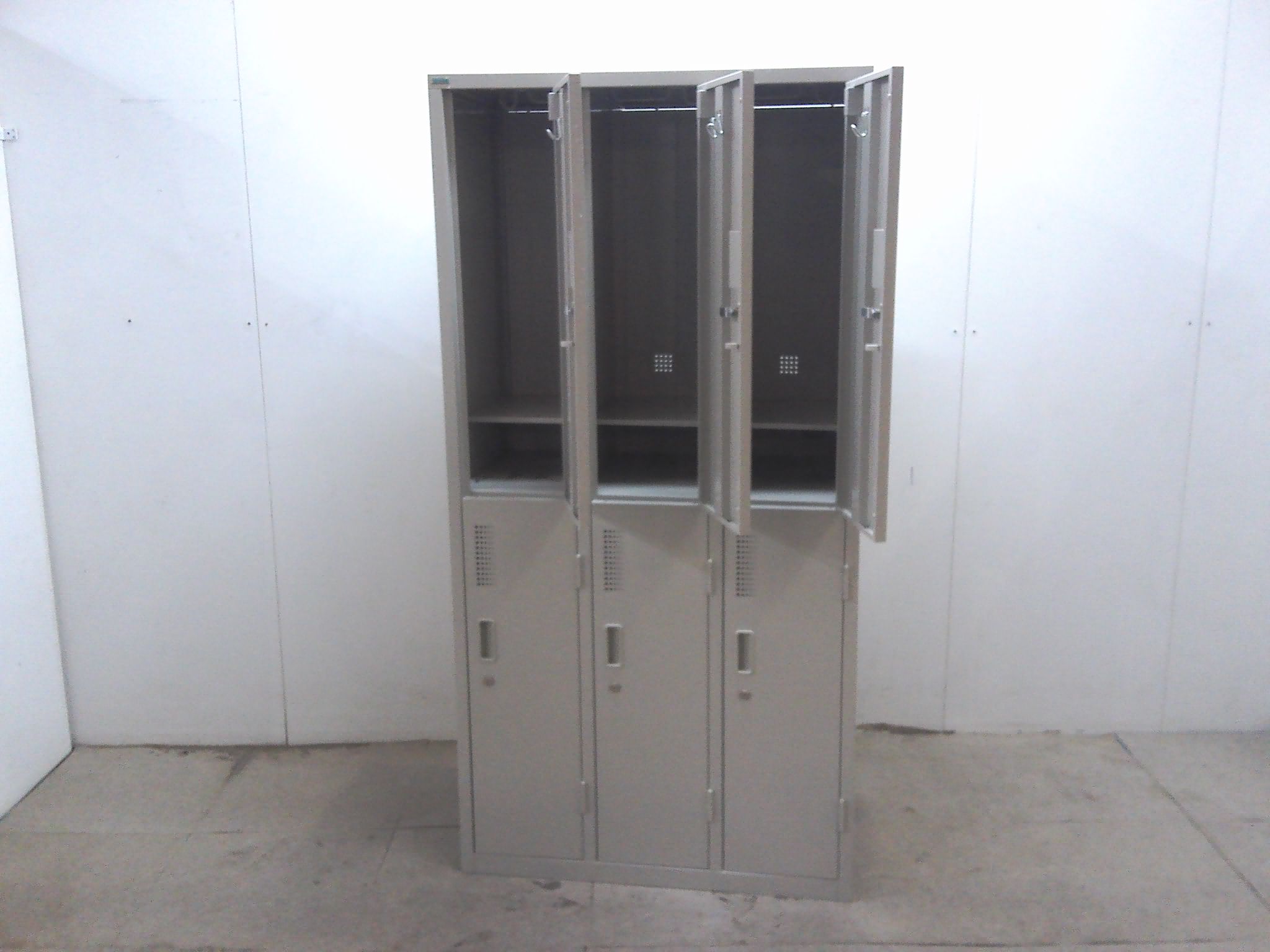 ホワイト/6人用ロッカー/【中古】