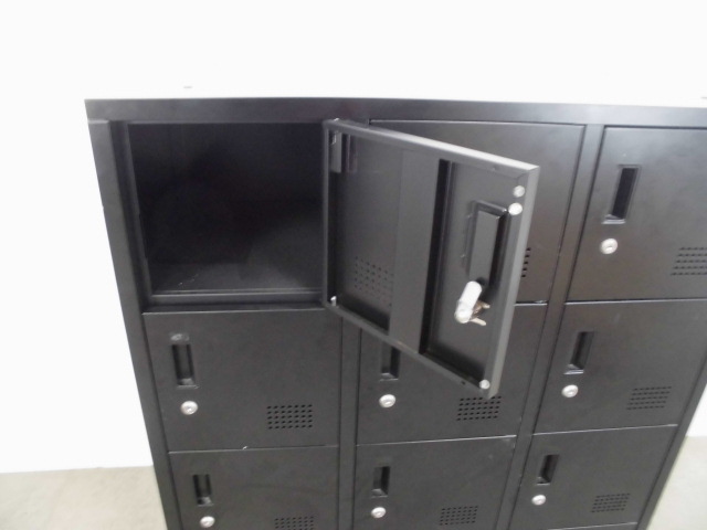 12人用ロッカー / ブラック / 鍵無し