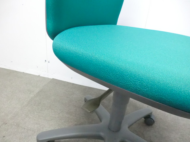 コクヨ / グリーン / レグノ2 【中古】 OAチェア肘無