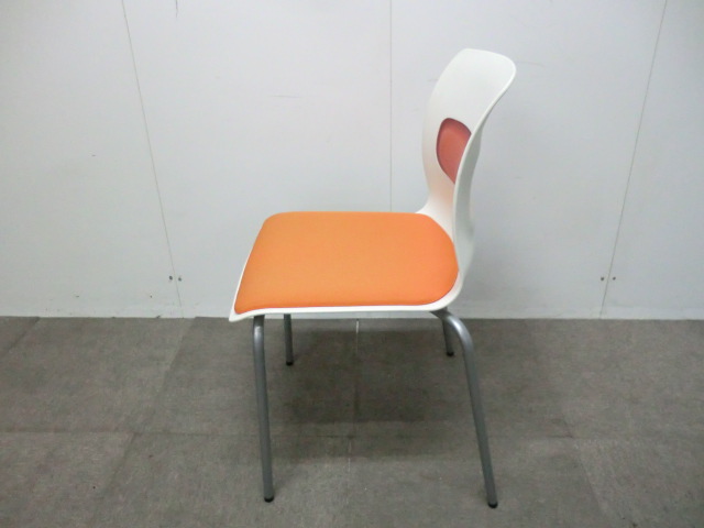 コクヨ / オレンジ 【中古】 スタッキングチェア