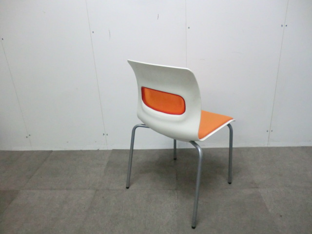 コクヨ / オレンジ 【中古】 スタッキングチェア