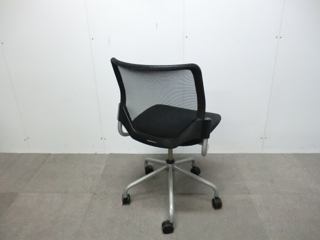 オカムラ / ブラック 【中古】 カートチェア