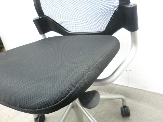 オカムラ / ブラック 【中古】 カートチェア