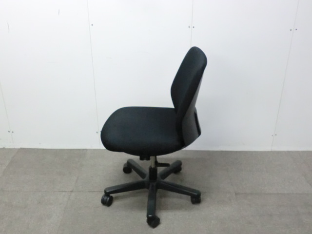 イトーキ/トルテ/ ブラック / 【中古】 OAチェア肘無し