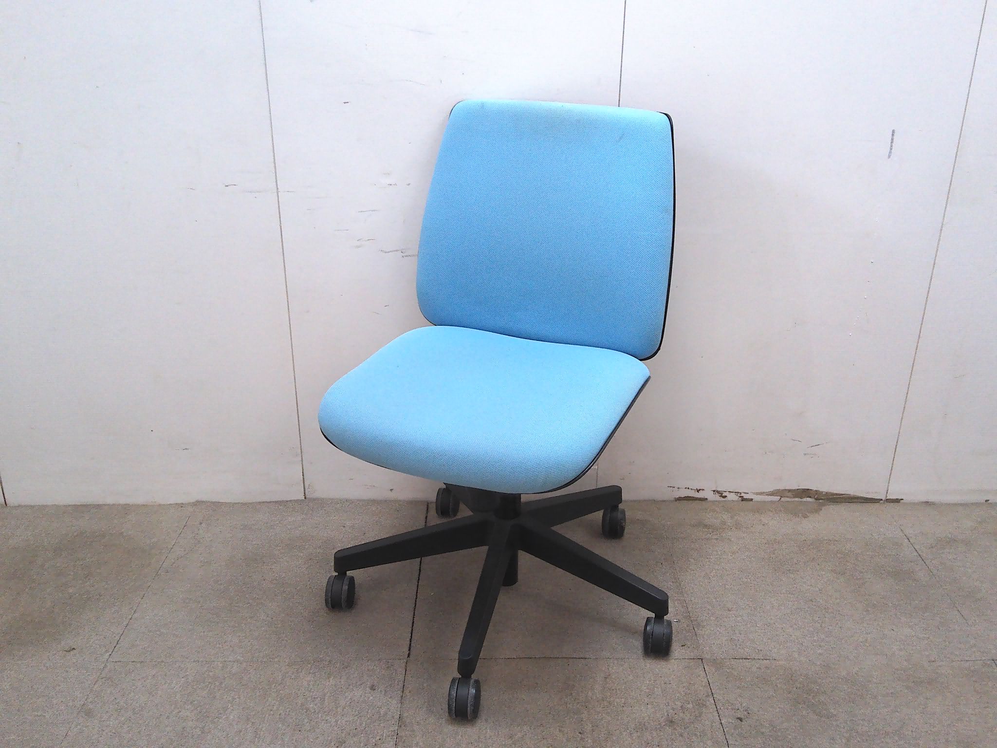 プラス/ライトブルー/OAチェア肘無/【中古】