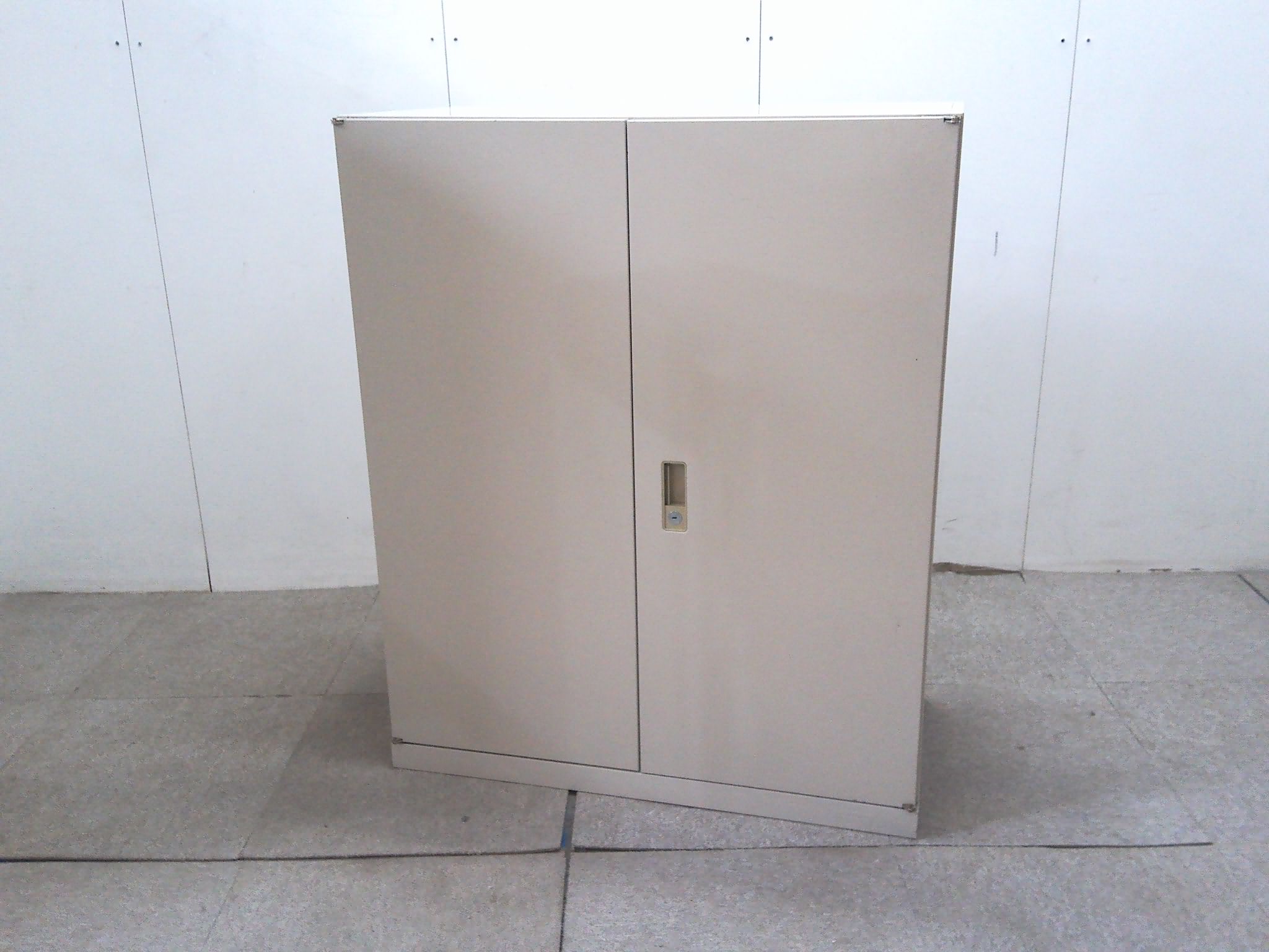 オカムラ/ニューグレー/両開きキャビネット/【中古】