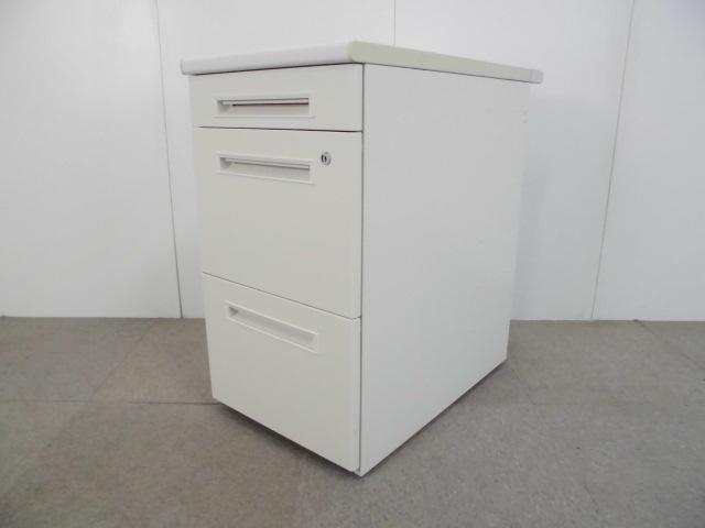 イナバ / 3段脇机 / ホワイト