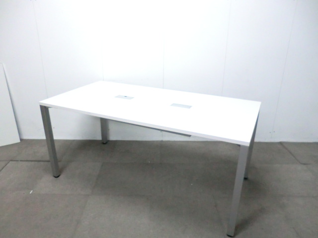 会議テーブル / ホワイト / 【中古】 配線穴付き